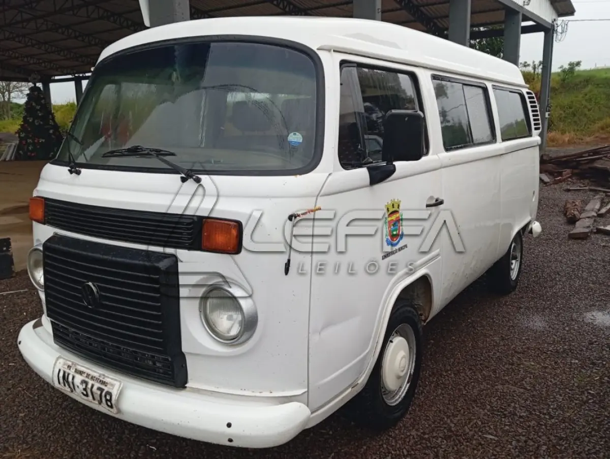 LOTE 012 - VW KOMBI - INI 3178