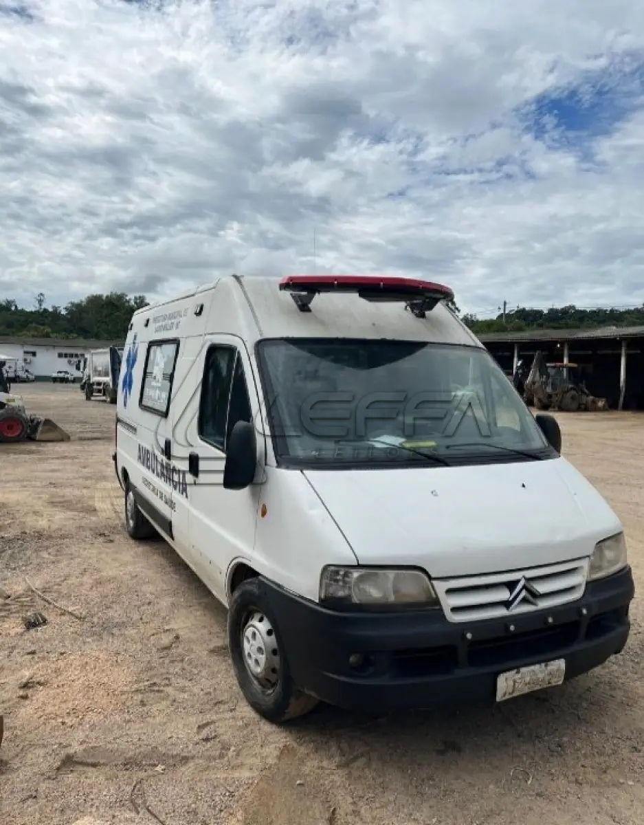 LOTE 004 - AMBULÂNCIA CITROËN JUMPER RONTANAMB