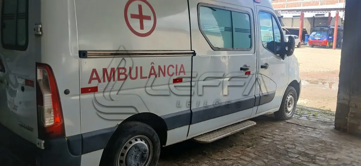 LOTE 003 - RENAULT MASTER FURGÃO