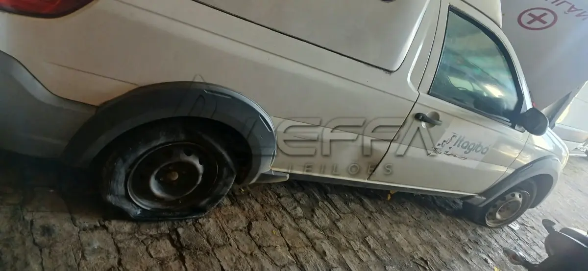 LOTE 004 - FIAT STRADA AMBULÂNCIA