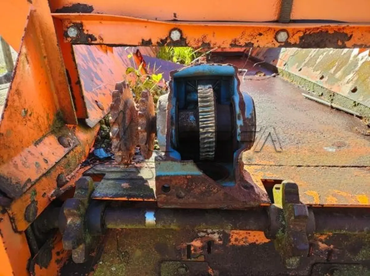 LOTE 011 - DISTRIBUIDOR DE CALCÁRIO E ADUBO BUDNY DCAB 6000