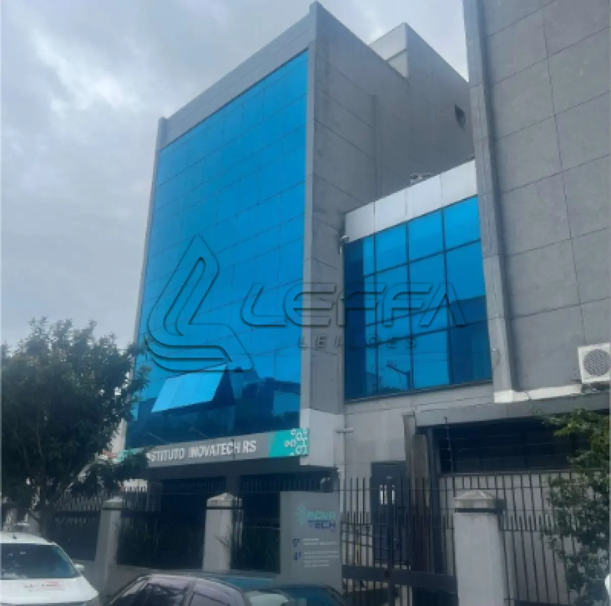 LOTE 001 - UM TERRENO URBANO, COM UM PRÉDIO COMERCIAL DE SETE PAVIMENTOS, LOCALIZADO NA RUA DOUTOR GASTAO RHODES, N° 448, PORTO ALEGRE/RS.