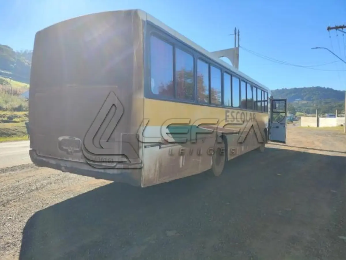 LOTE 002 - ÔNIBUS VOLKSWAGEN 16.180 — CARROCERIA COMIL