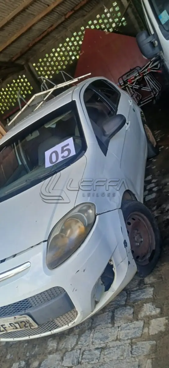 LOTE 005 - FIAT PALIO ESSENCE 1.6