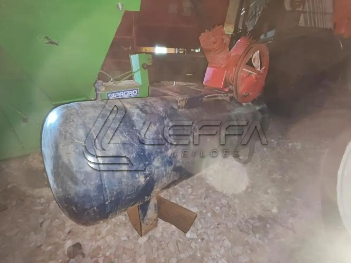 LOTE 007 - COMPRESSOR DE AR PRESSURE PSV 15/200