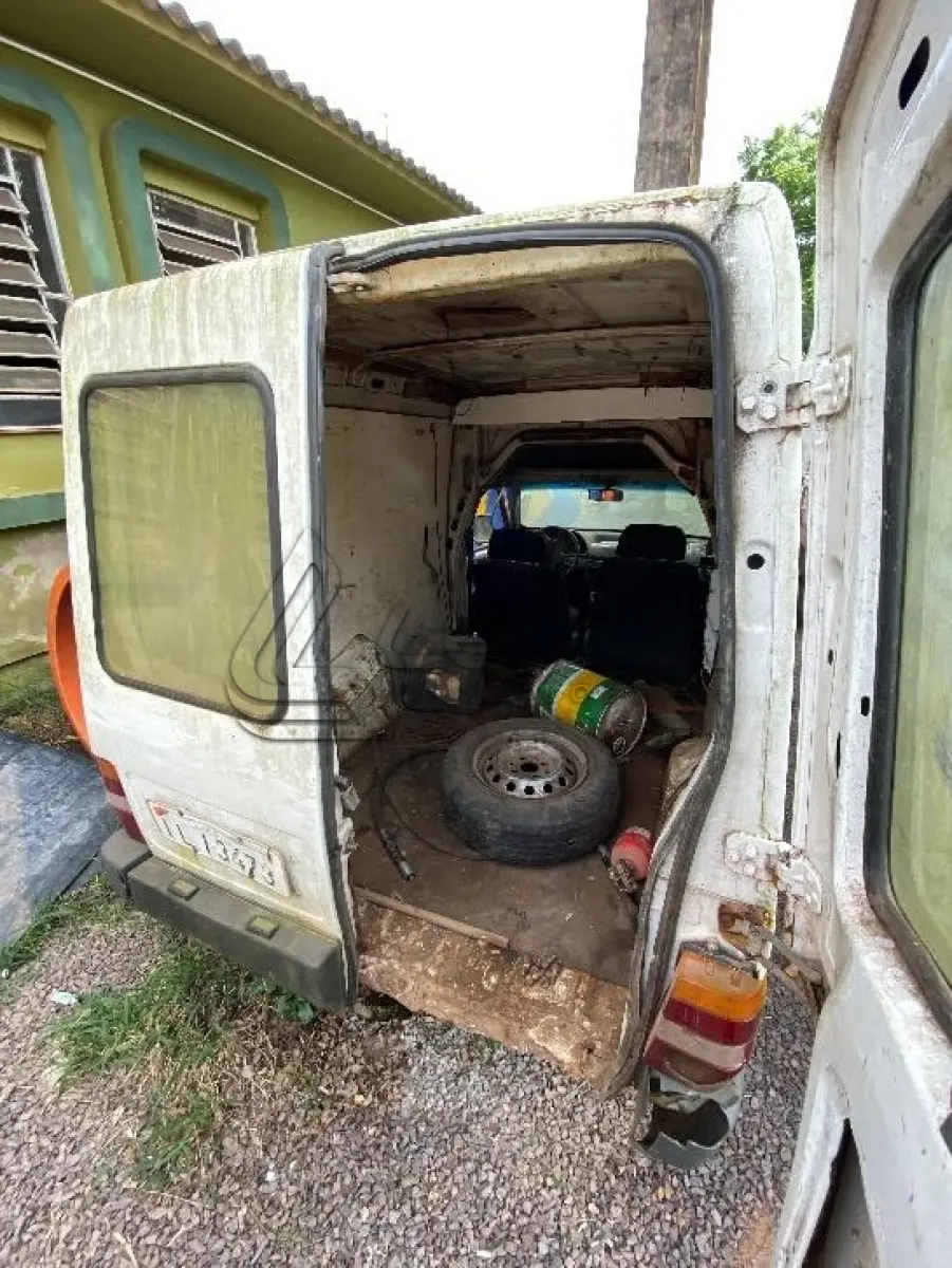 LOTE 057 - Veículo; Marca: Fiat; Modelo: Fiorino; Número de Chassi: 9BD25504538728467; Ano de Fabricação: 2003; Placa: ILI-3473