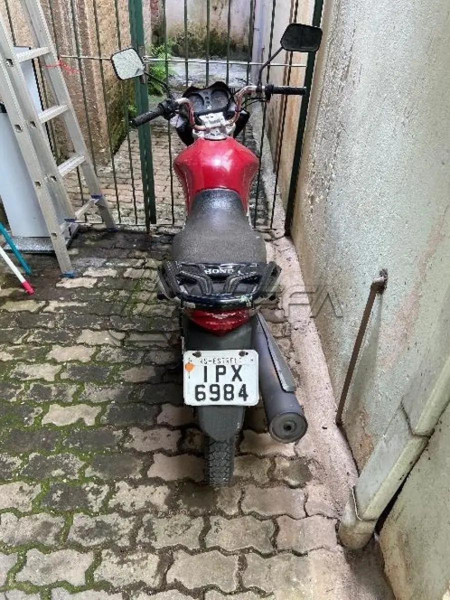 LOTE 061 - Moto; Marca: Honda; Modelo: Titan 150; Número de Chassi: 9C2KC15209R027069; Ano de Fabricação: 2009; Placa: IPX-6984