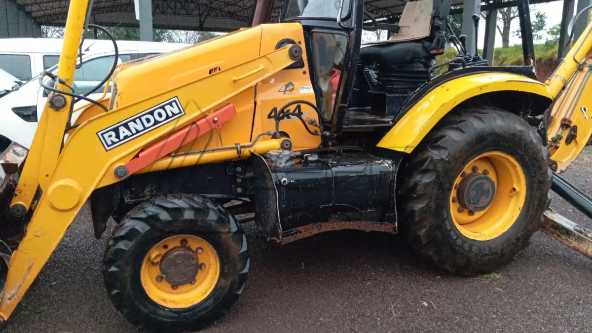 LOTE 001 - RETROESCAVADEIRA RANDON RK 406 4X4