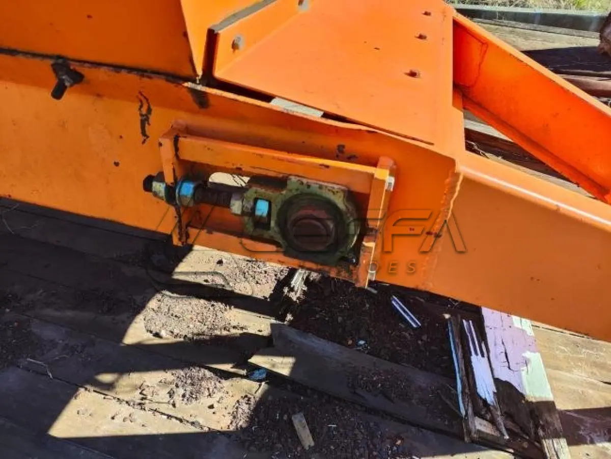 LOTE 011 - DISTRIBUIDOR DE CALCÁRIO E ADUBO BUDNY DCAB 6000