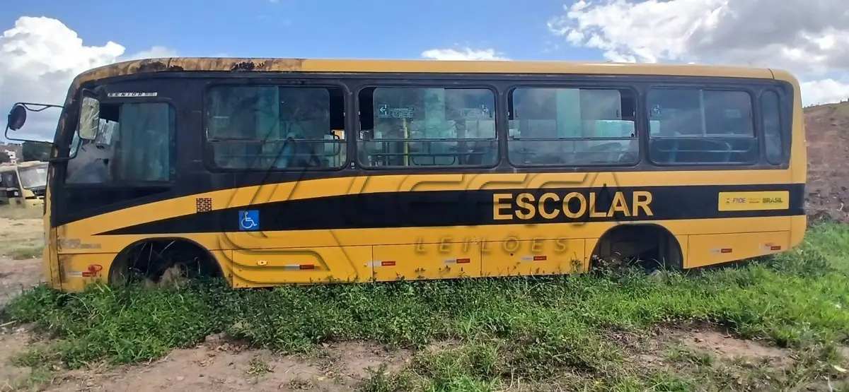 LOTE 011 - ÔNIBUS MARCOPOLO (SEM DOCUMENTO — SUCATEAMENTO)
