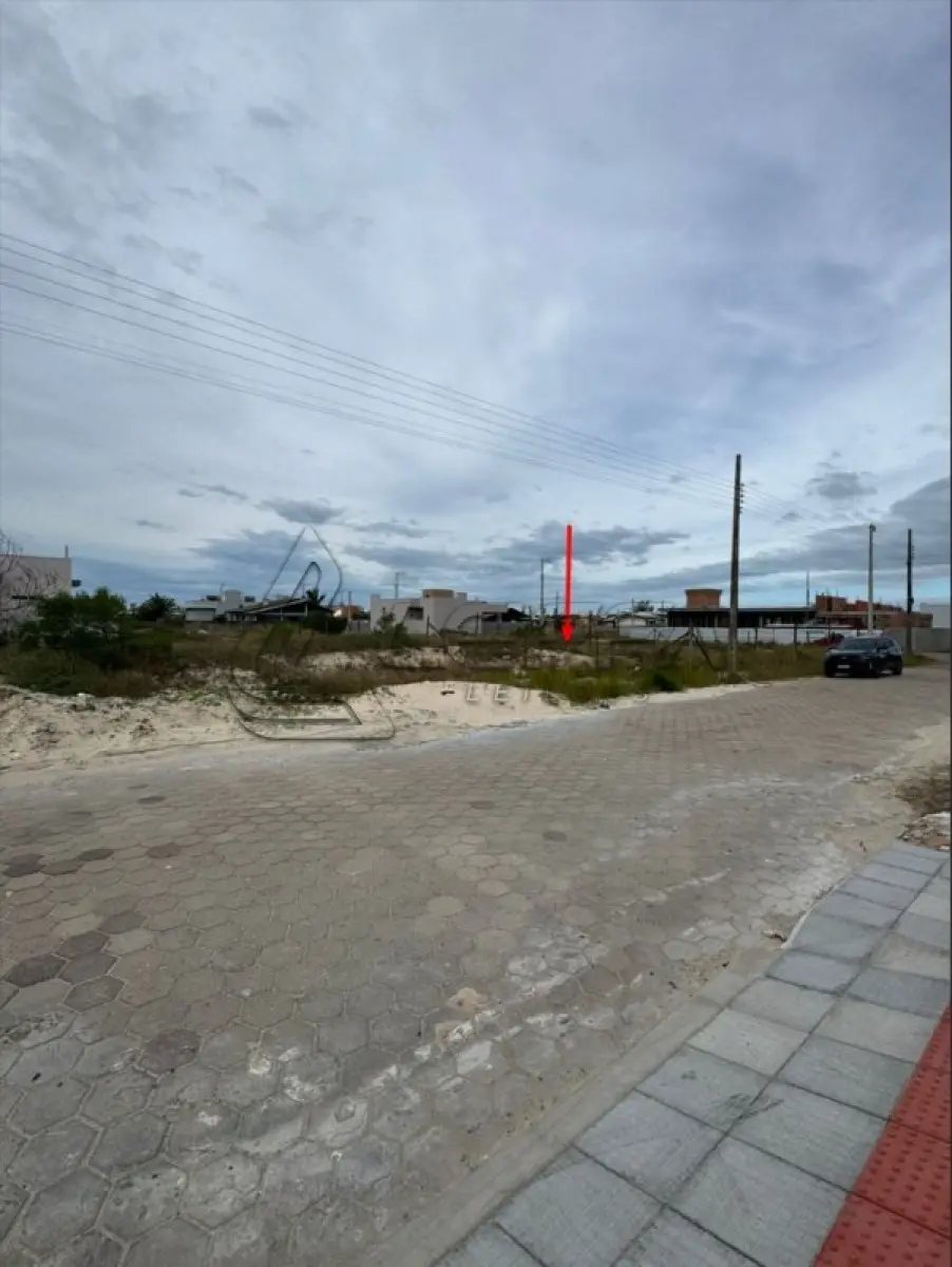 LOTE 001 - UM TERRENO URBANO, SEM BENFEITORIAS, COM A ÁREA DE 375m², SITUADO NO LUGAR DENOMINADO PRAIA TURIMAR, NO MUNICÍPIO DE BALNEÁRIO GAIVOTA/SC