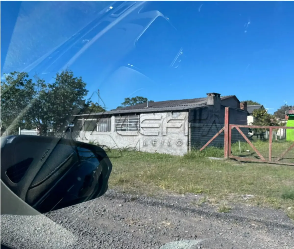LOTE 001 - UM TERRENO URBANO, COM BENFEITORIAS, SITUADO NO LUGAR DENOMINADO PRAIA AZUL, NO MUNICÍPIO DE ARROIO DO SAL/RS