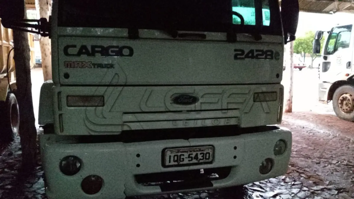 LOTE 009 - CAMINHÃO FORD CARGO 2428 - IQG 5430