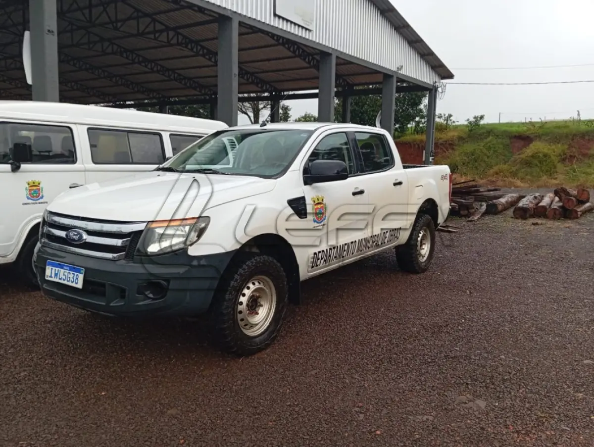 LOTE 008 - FORD RANGER CABINE DUPLA - IWL 5G38