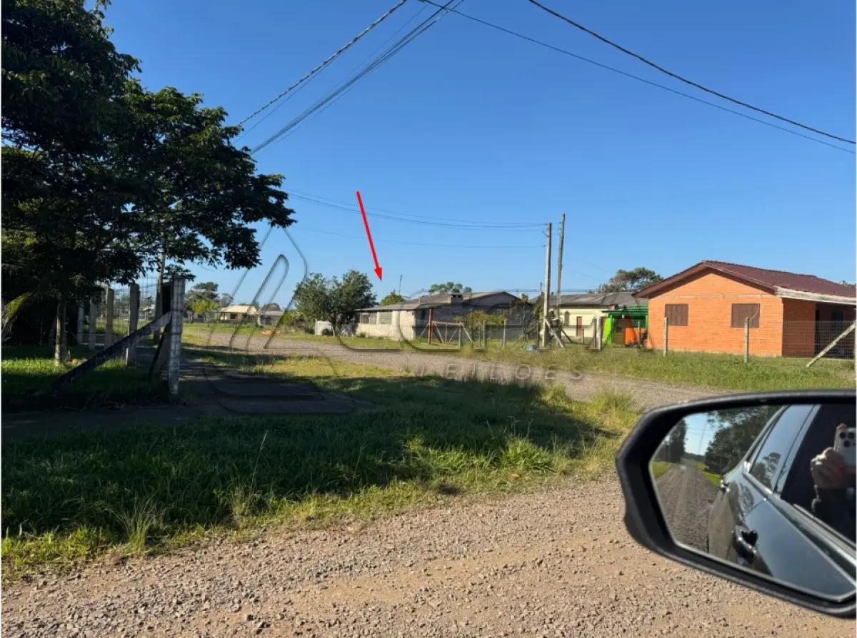 LOTE 001 - UM TERRENO URBANO, COM BENFEITORIAS, SITUADO NO LUGAR DENOMINADO PRAIA AZUL, NO MUNICÍPIO DE ARROIO DO SAL/RS