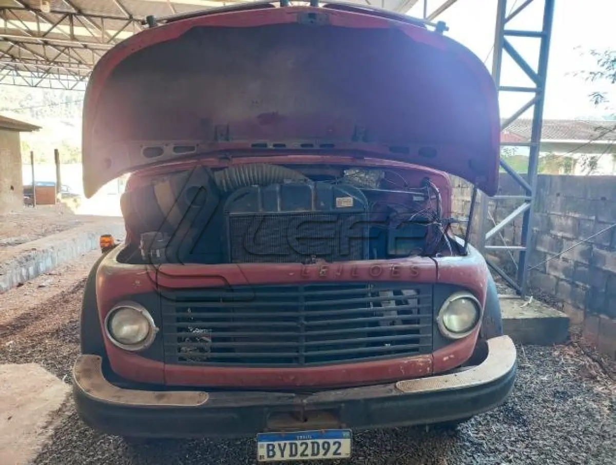 LOTE 014 - CAMINHÃO CAÇAMBA BASCULANTE MERCEDES-BENZ LA 1113 (SUCATA)