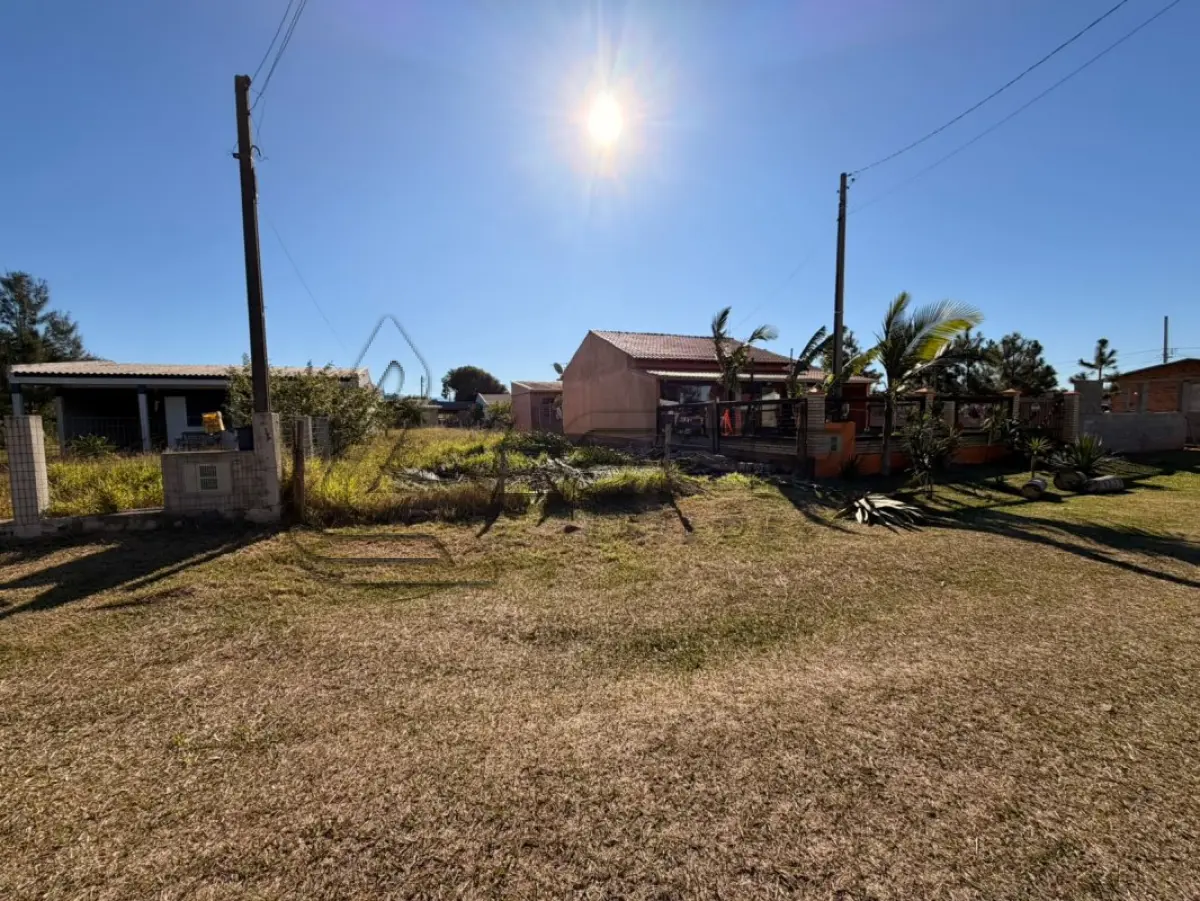 LOTE 001 - UM TERRENO URBANO, SEM BENFEITORIAS, SITUADO NO LUGAR DENOMINADO JARDIM OLÍVIA NORTE, NO MUNICÍPIO DE ARROIO DO SAL/RS