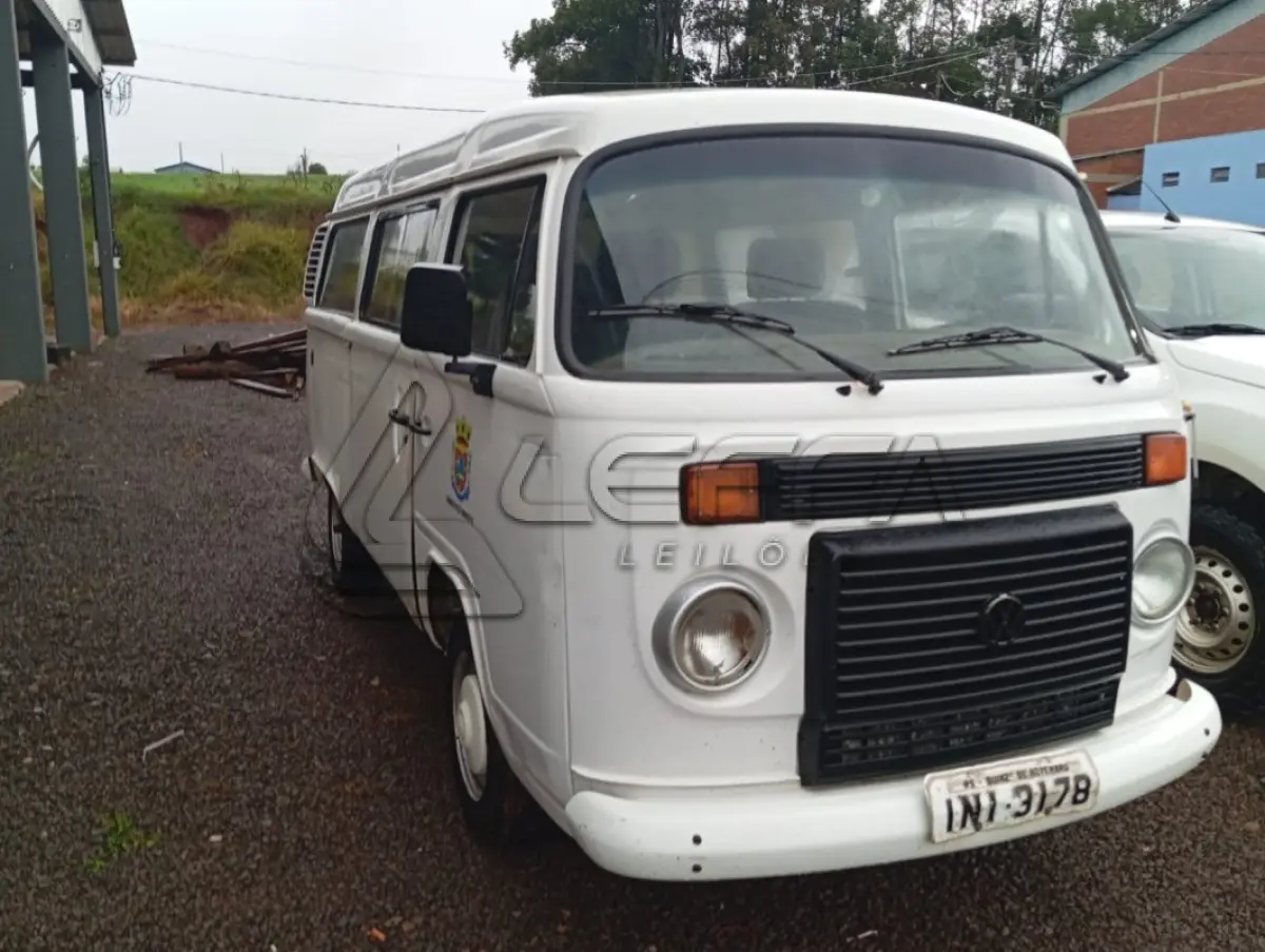 LOTE 012 - VW KOMBI - INI 3178