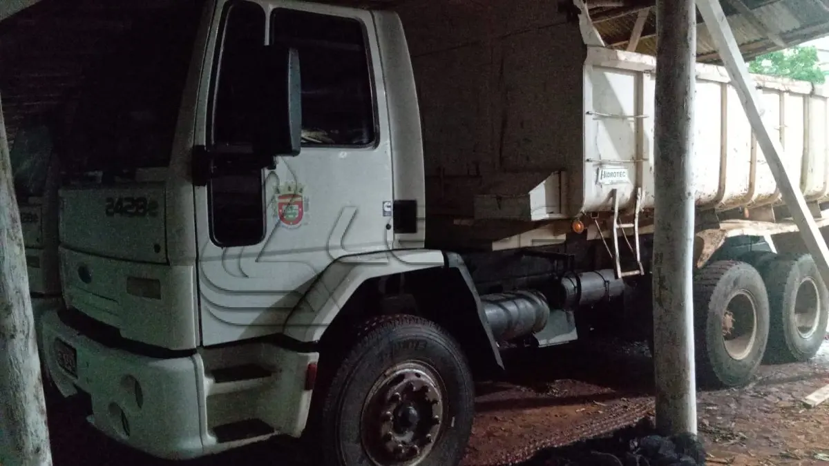 LOTE 009 - CAMINHÃO FORD CARGO 2428 - IQG 5430
