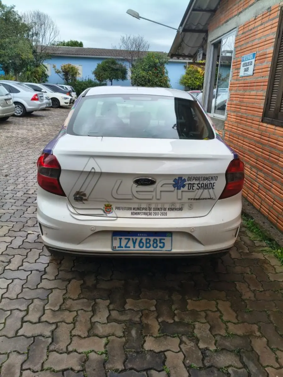 LOTE 010 - FORD KA SEDAN TITANIUM 1.5