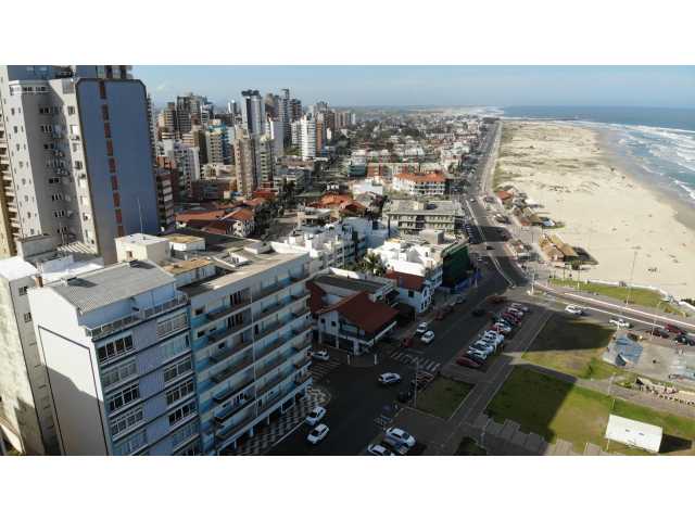 Apartamento no Edifício Panorama, próximo a Beira Mar na rua José A.  Picoral no Centro em Torres/RS