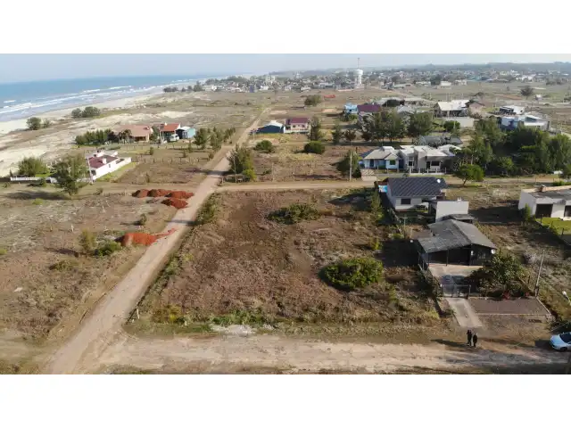 Terreno Urbano na Praia Real, constituído pelos lotes 09/10/11/14/15/16 da quadra 33, em Torres/RS