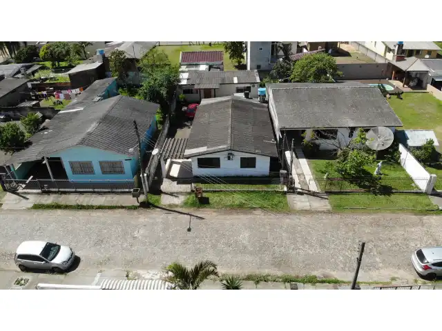 Terreno Urbano, com benfeitorias, na rua Santa Rita, 56 na Vila São João, em Torres/RS