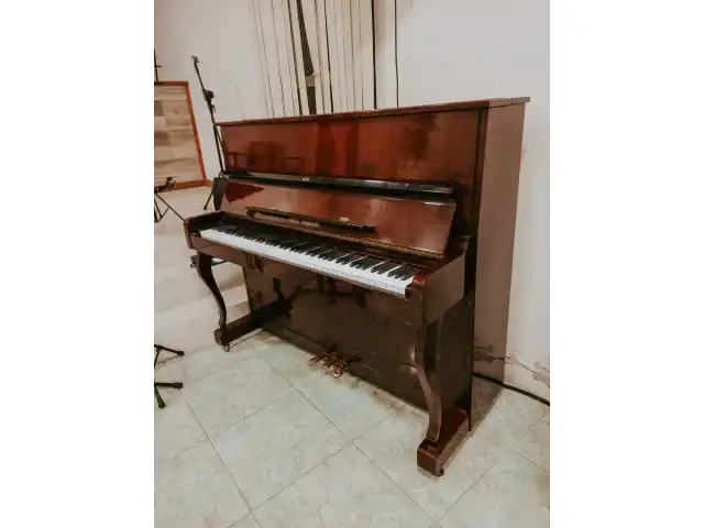 Piano Vertical Fritz Dobbert