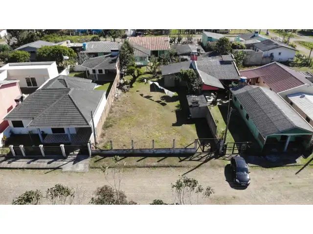 Terreno Urbano com benfeitorias, Lote 03 Quadra 27, na Praia da Figueirinha, em Arroio do Sal/RS