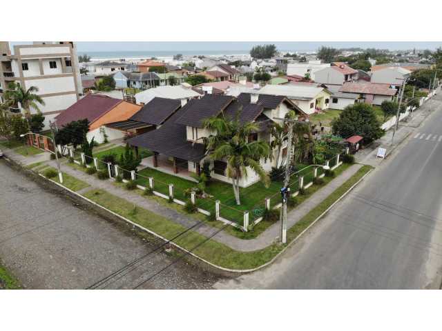 Dois Terrenos, Lote 01 e 02 da quadra C, com casa de alvenaria com dois pavimentos, na praia Verde Mar em Arroio do Sal/RS