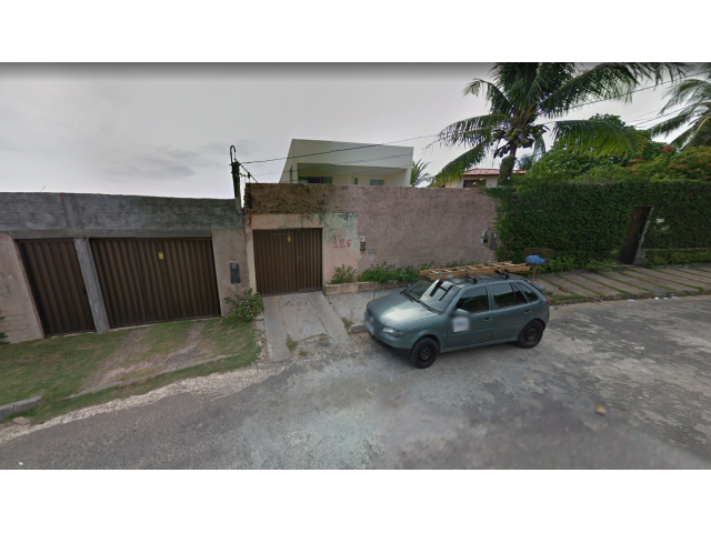 UMA CASA RESIDENCIAL, localizada na Rua Araújo Bastos, nº 126, Pitaçu, Salvador/Bahia