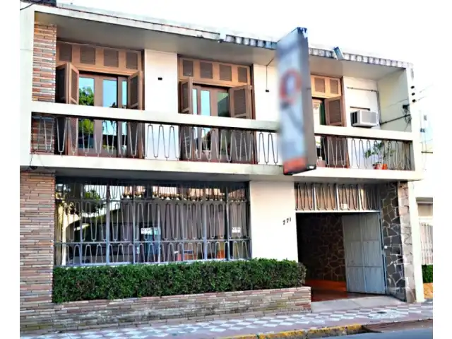 UM TERRENO URBANO CENTRAL, com a área aproximada de 419,05m², contendo construído um prédio de alvenaria de dois pavimentos, em PELOTAS/RS