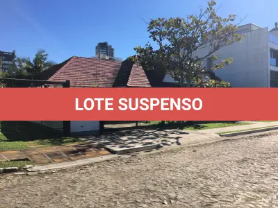 LOTE 001 - TERRENO URBANO COM BENFEITORIAS NA RUA SALDANHA GAMA EM TORRES/RS