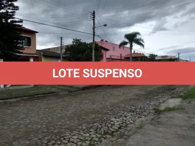 LOTE 009 - TERRENO URBANO, COM UMA CASA DE ALVENARIA COM APROX 200M² DE ÁREA CONSTRUÍDA, ARROIO DO SAL/RS