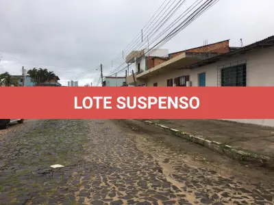 LOTE 001 - Terreno Urbano, com benfeitorias, na Rua Alexandrino de Alencar em Torres/RS