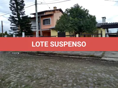 LOTE 009 - TERRENO URBANO, COM UMA CASA DE ALVENARIA COM APROX 200M² DE ÁREA CONSTRUÍDA, ARROIO DO SAL/RS