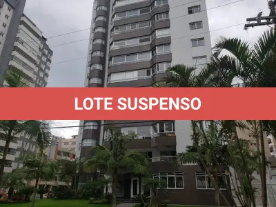 LOTE 001 - Apartamento 1201 e 2 box do edificio Estevanell, na avenida Silva Jardim no Centro em Torres/RS