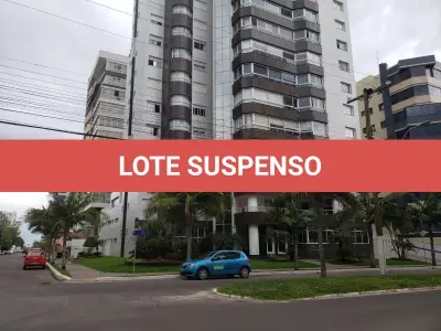 LOTE 001 - Apartamento 1201 e 2 box do edificio Estevanell, na avenida Silva Jardim no Centro em Torres/RS