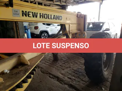 LOTE 008 - MOTONIVELADORA NEW HOLLAND, RG140B, diesel, ano e modelo 2009