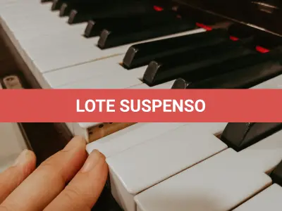 LOTE 001 - Piano Vertical Fritz Dobbert