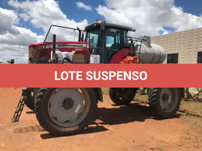 LOTE 002 - PULVERIZADOR MODELO MF 9030, ANO 2011, COR VERMELHA