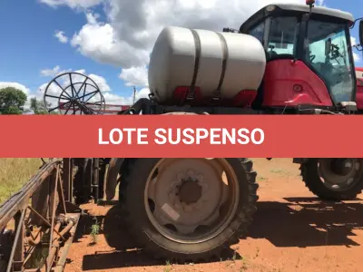LOTE 002 - PULVERIZADOR MODELO MF 9030, ANO 2011, COR VERMELHA