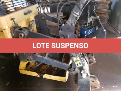 LOTE 008 - MOTONIVELADORA NEW HOLLAND, RG140B, diesel, ano e modelo 2009
