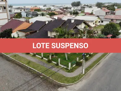 LOTE 001 - Dois Terrenos, Lote 01 e 02 da quadra C, com casa de alvenaria com dois pavimentos, na praia Verde Mar em Arroio do Sal/RS