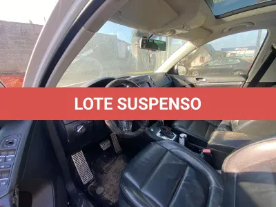 LOTE 001 - UM VEÍCULO I/VW TIGUAN 2.0 TSI, COR BRANCA, GASOLINA, ANO/MODELO 2013, PLACAS IUF-6I42, RENAVAM 532131681.