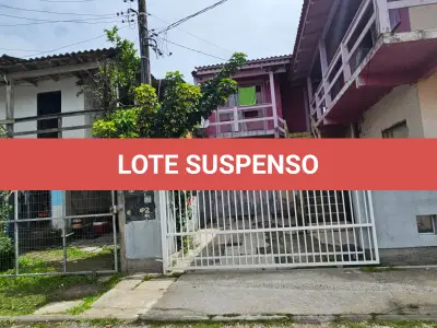LOTE 001 - DIREITOS POSSESSÓRIOS DO IMÓVEL ASSIM DESCRITO: UM TERRENO URBANO, localizado na Rua Feliz, nº 1750, Bairro Curtume, cidade de Torres/RS, com benfeitorias, UMA CASA RESIDENCIAL
