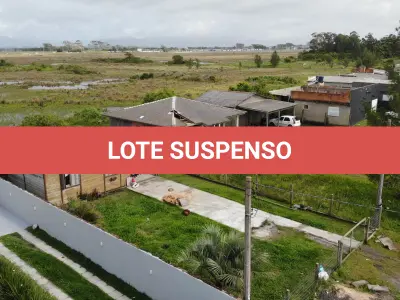 LOTE 001 - UMA CASA DE MADEIRA (NÃO AVERBADA), CONSTITUÍDA SOBRE O LOTE  04, DA QUADRA 35, PRAIA DE ARPOADOR – XANGRI-LÁ