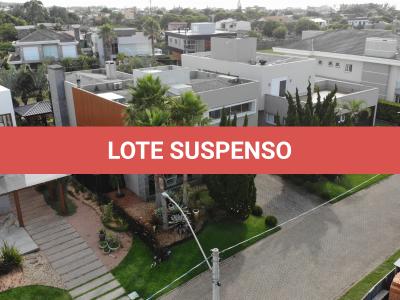 LOTE 001 - UMA CASA DE ALVENARIA COM APROXIMADAMENTE 340,10M² CONSTRUÍDA SOBRE O LOTE F6 DA QUADRA F, DO CONDOMÍNIO HORIZONTAL OCEAN SIDE, TORRES/RS