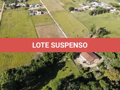 LOTE 002 - UM TERRENO RURAL COM ÁREA SUPERFICIAL DE SEIS MIL QUATROCENTOS E SESSENTA E SEIS METROS E SETENTA E CINCO CENTIMETROS QUADRADOS (6.466,75M²), QUE É A FRAÇÃO IDEAL DENTRO DA ÁREA COM 7.063,50M², SITUADO NO LUGAR DENOMINADO PRIMEIRA SECÇÃO SALINA, TORRES/RS
