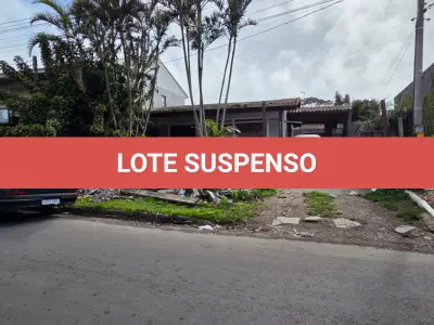 LOTE 001 - DIREITOS POSSESSÓRIOS DE UM TERRENO URBANO, COM EDIFICAÇÃO RESIDENCIAL EM ALVENARIA, situado na Rua Rio Guarita, n° 1120, MUNICÍPIO DE XANGRI-LÁ/RS.